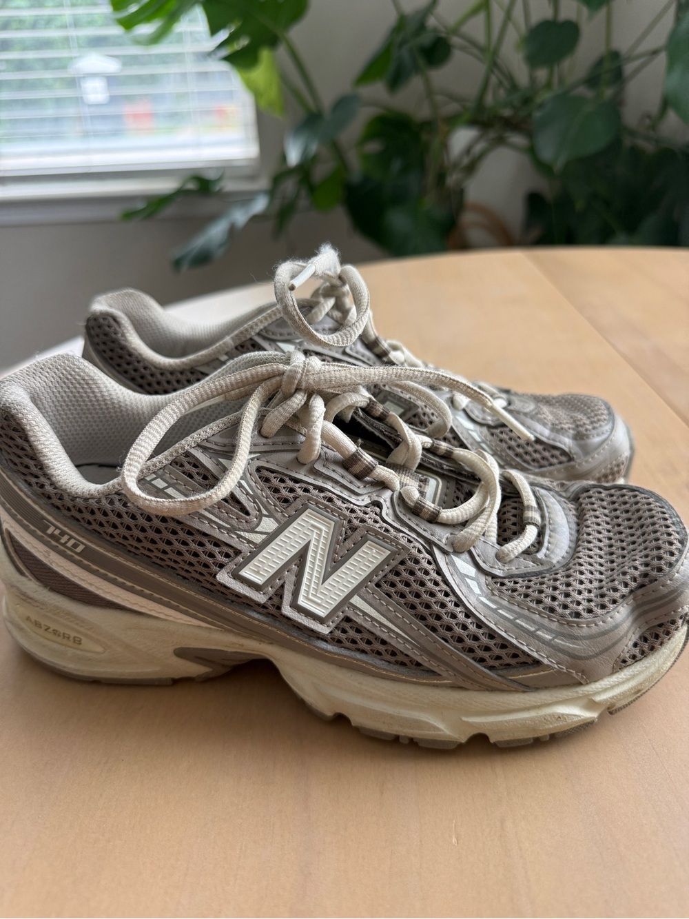 New Balance 740 Sneakers
